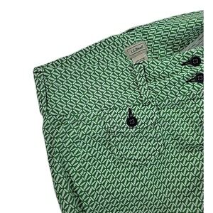LL Bean Shorts Womens 10 GREEN GEOMETRIC  Short Flat Front‎ Chino Stretch CUFFS
